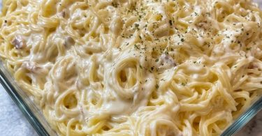 Silver Screen Spaghetti (Noodles Romanoff)