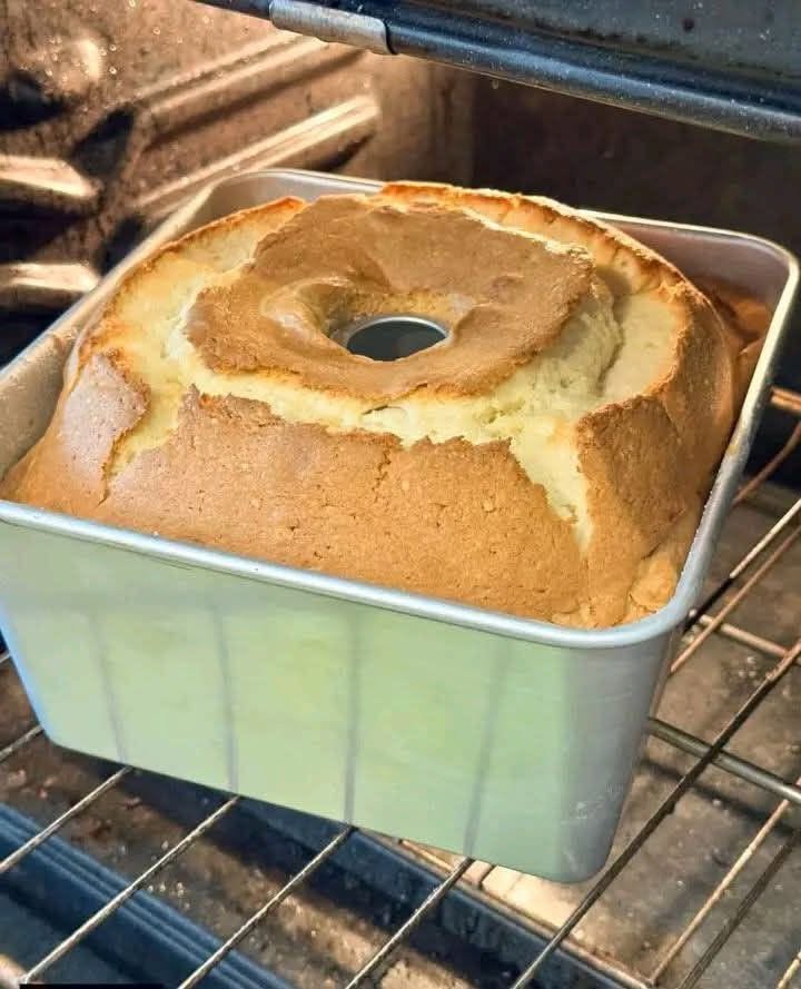 Mile High Cream Cheese Powdered Sugar Pound Cake
