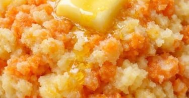 Slow Cooker Carrot and Potato Mash - creamy mashed carrots and potatoes with butter