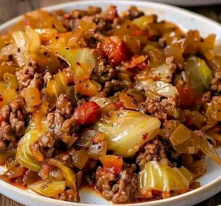 Old-fashioned cabbage and ground beef skillet in a pan